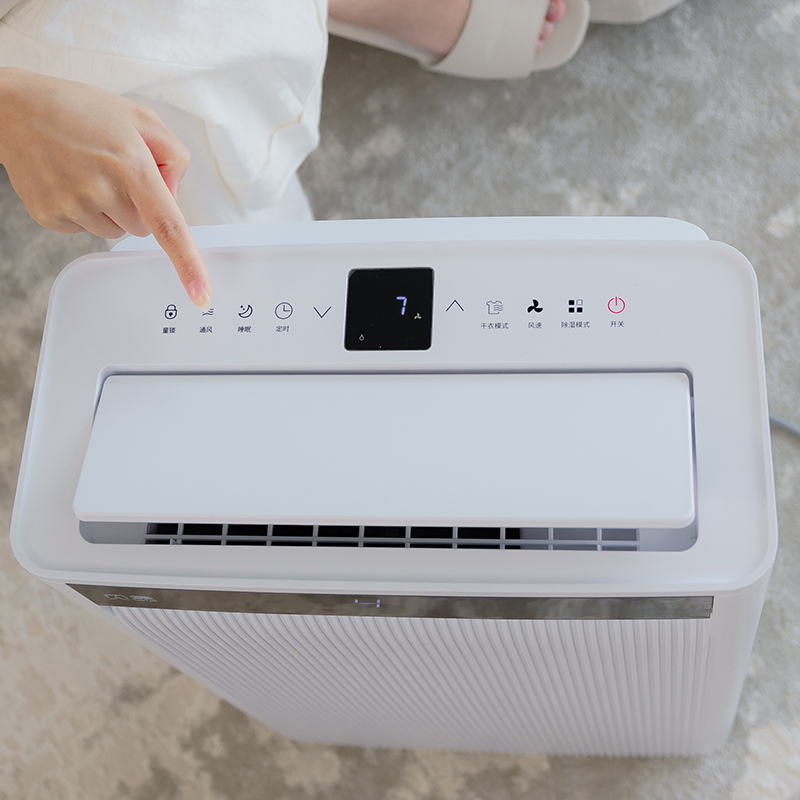 M320 Floor Standing 20L Dehumidifier